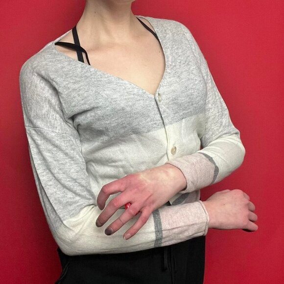 Reitman’s / Dainty long sleeve cardigan top 🩶🤍 - Picture 5 of 6